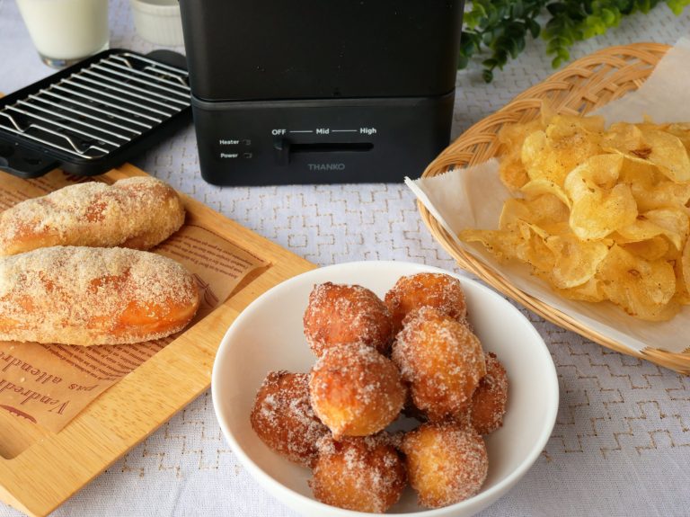 おひとりさま用フライヤー「カラリ」と揚げパン、ドーナツ、ポテトチップス