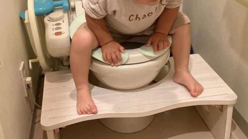 Diexgiy 子供用トイレ補助トイレはしご 女の子 男の子用トイレステップトイレ (グリーン) 折りたたみ 子供用補助便座 】ステップ 手すり付き  トイレ トレーニング クッション 練習 階段 高さ調整 収納 滑り止め 飛び散り防止 トイトレ 防水 赤ちゃん 男の子 女の子 男女 ... fancyfly子供用便器家庭用携帯補助階段子供用便器赤ちゃん用便座折りたたみ式 (緑,PU)